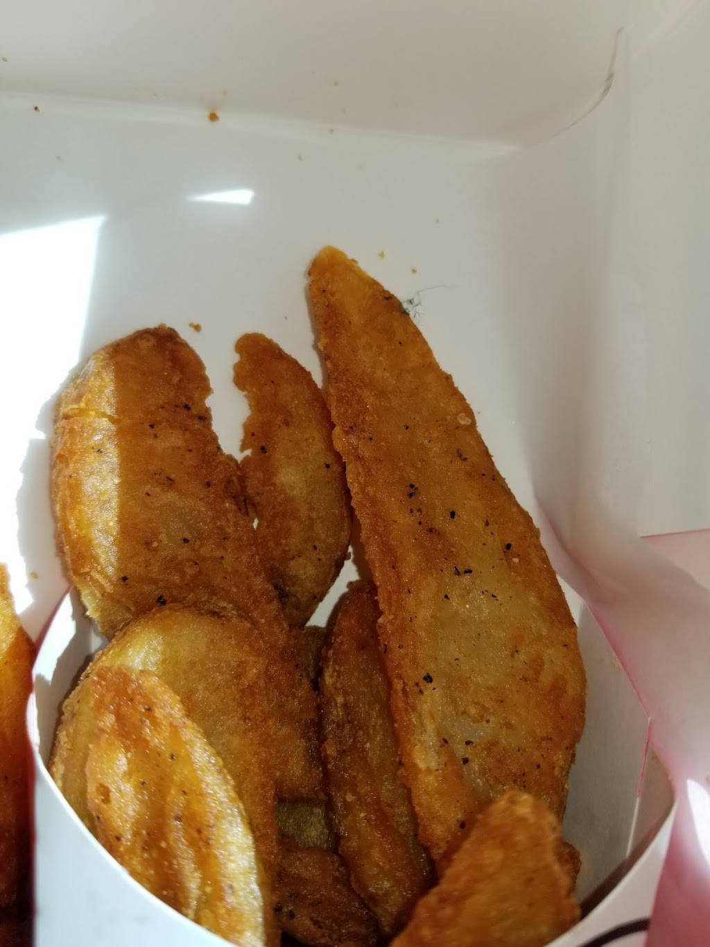 KFC | restaurant | 32 Shunpike Rd, Cromwell, CT 06416, USA | 8606329888 OR +1 860-632-9888