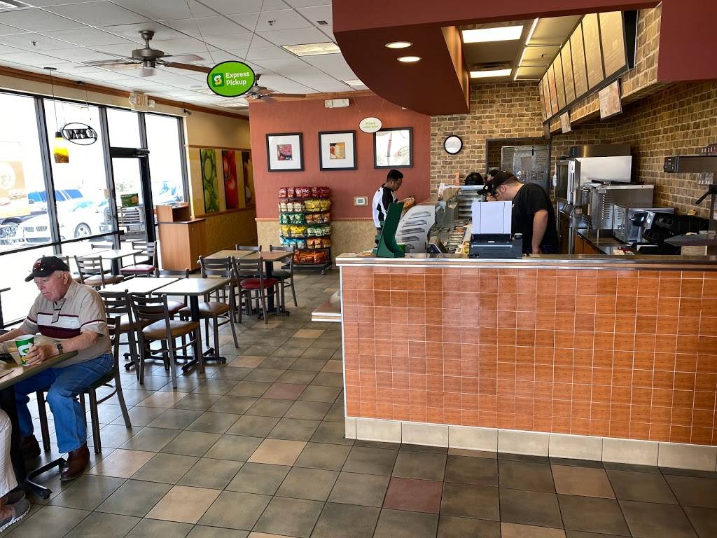 Subway | meal takeaway | 11901 N 1st Ave Suite B 104, Oro Valley, AZ 85737, USA | 5202292081 OR +1 520-229-2081