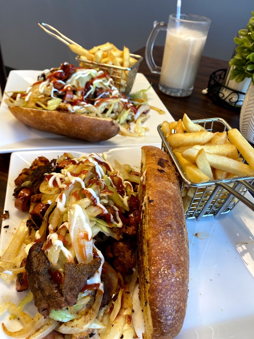 Larisas Bistro and Bakery | restaurant | 58 Greenville Ave, Johnston, RI 02919, USA | 4012703183 OR +1 401-270-3183