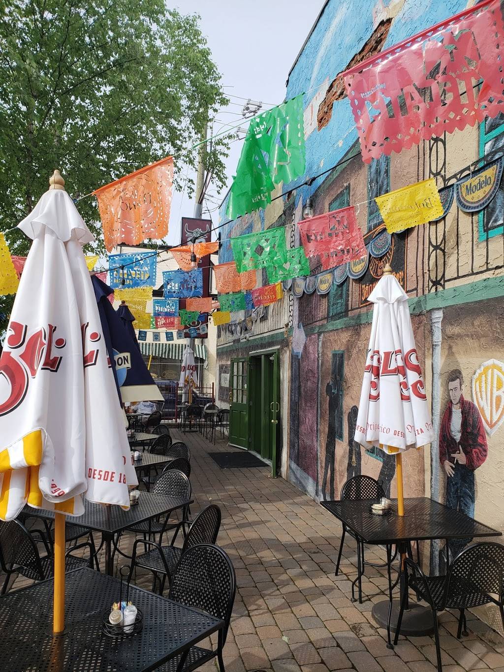 El Toro Cantina Bar & Restaurant | restaurant | 3008, 1934 W 6th St, Wilmington, DE 19805, USA | 3025435621 OR +1 302-543-5621