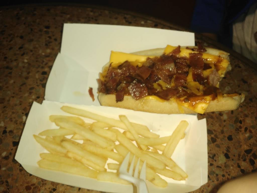 Wienerschnitzel | restaurant | 2669 Garnet Ave, San Diego, CA 92109, USA | 8582730730 OR +1 858-273-0730