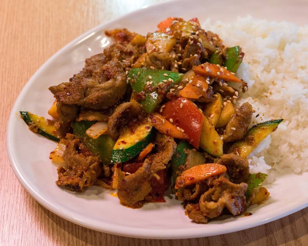 Nuri Village | restaurant | 160 University Ave W, Waterloo, ON N2L 3E9, Canada | 5198853022 OR +1 519-885-3022