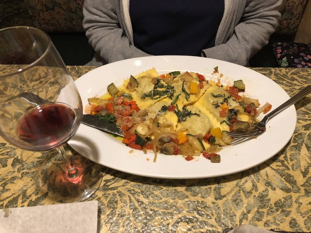 Barones Of Glen Ellyn | restaurant | 475 Pennsylvania Ave, Glen Ellyn, IL 60137, USA | 6308580555 OR +1 630-858-0555