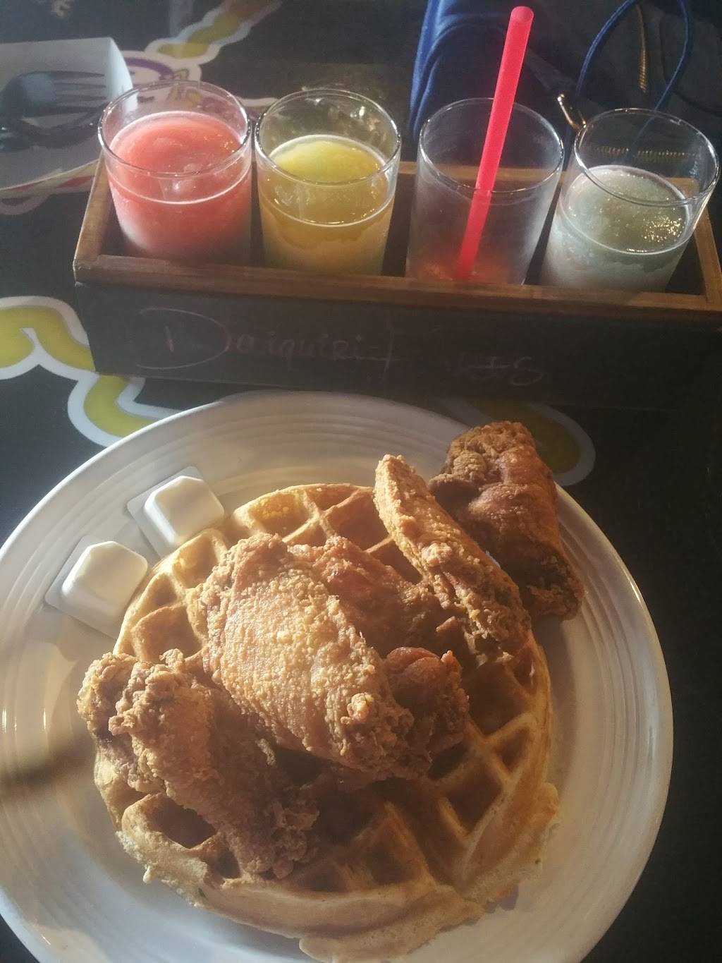 Southern Classic Daiquiri Factory II | restaurant | Woodmont North, 6256 McCart Ave, Fort Worth, TX 76133, USA | 6823859050 OR +1 682-385-9050