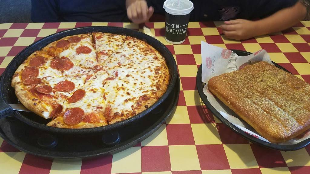 Pizza Hut | restaurant | 13105 W Glendale Ave, Glendale, AZ 85307, USA | 6239355009 OR +1 623-935-5009