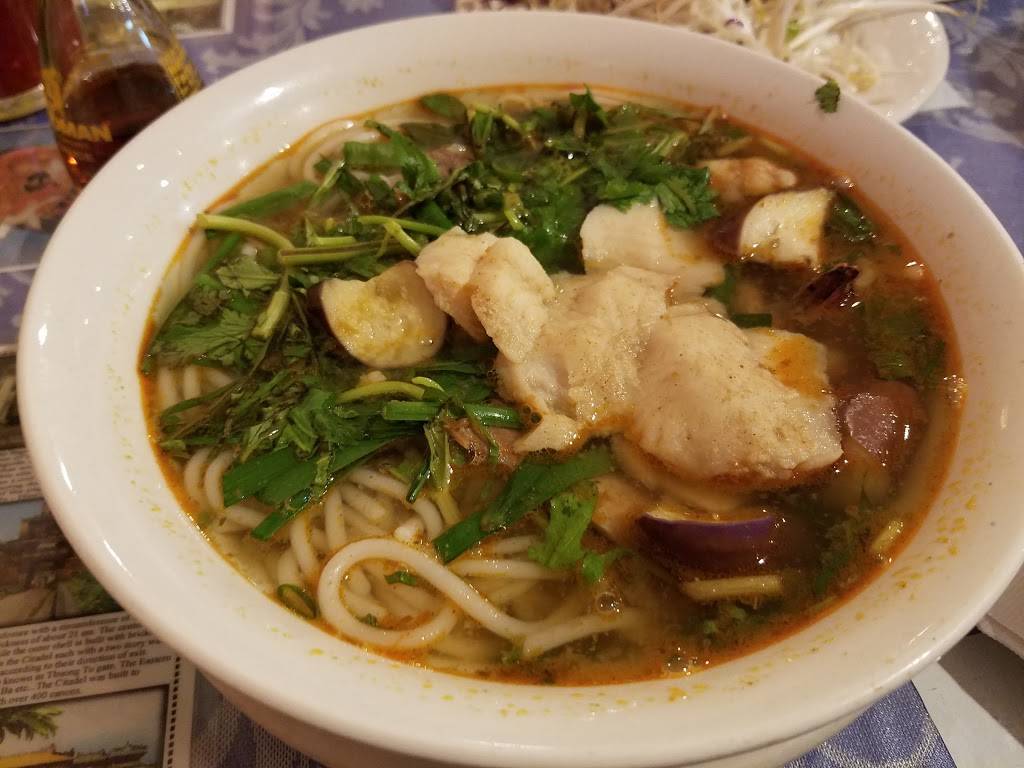 Song Huong | restaurant | 4034 W Waters Ave, Tampa, FL 33614, USA | 8138809676 OR +1 813-880-9676