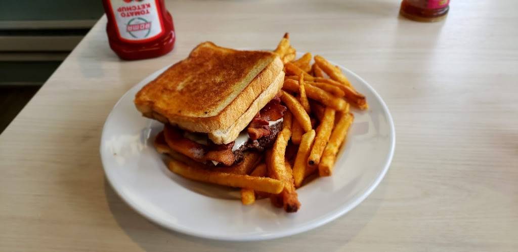 Silver Beach Pizza & Seafood | restaurant | 557 N Falmouth Hwy, North Falmouth, MA 02556, USA | 5085635000 OR +1 508-563-5000