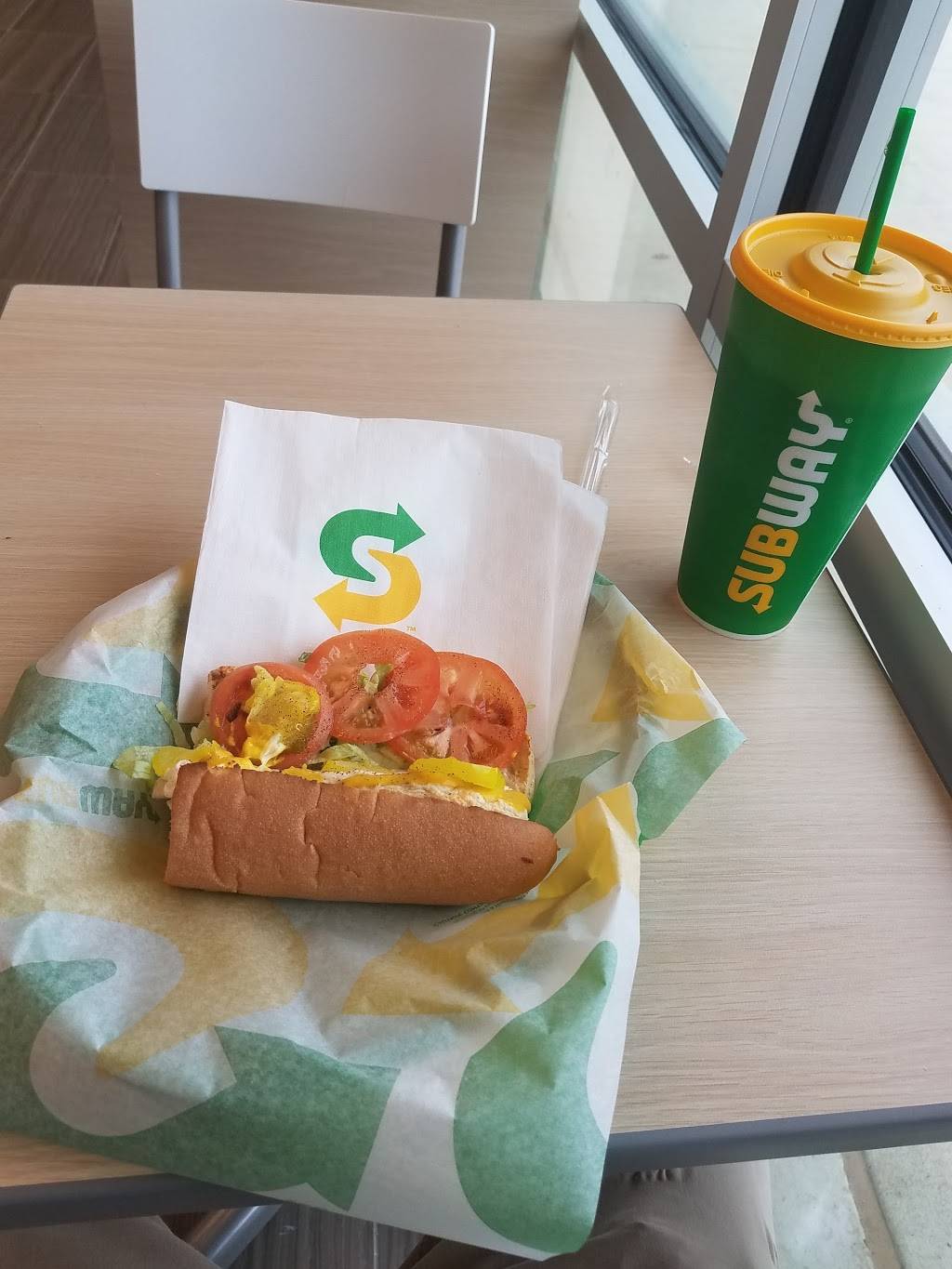 Subway | restaurant | 2127 US-79 suite 300, Henderson, TX 75652, USA | 4306254277 OR +1 430-625-4277