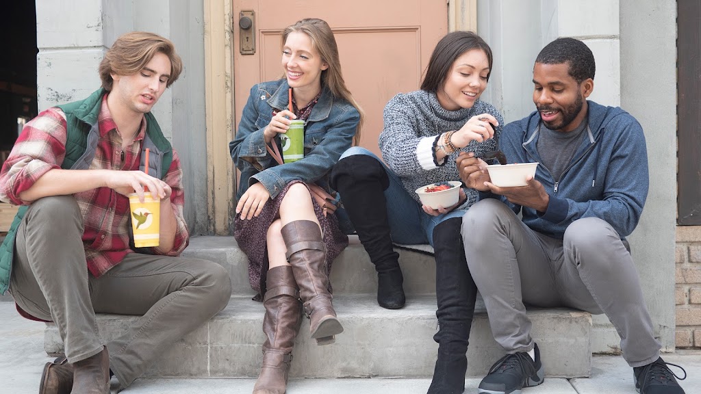 Robeks Fresh Juices & Smoothies | restaurant | 1650 W Market St, Akron, OH 44313, USA | 3308659552 OR +1 330-865-9552