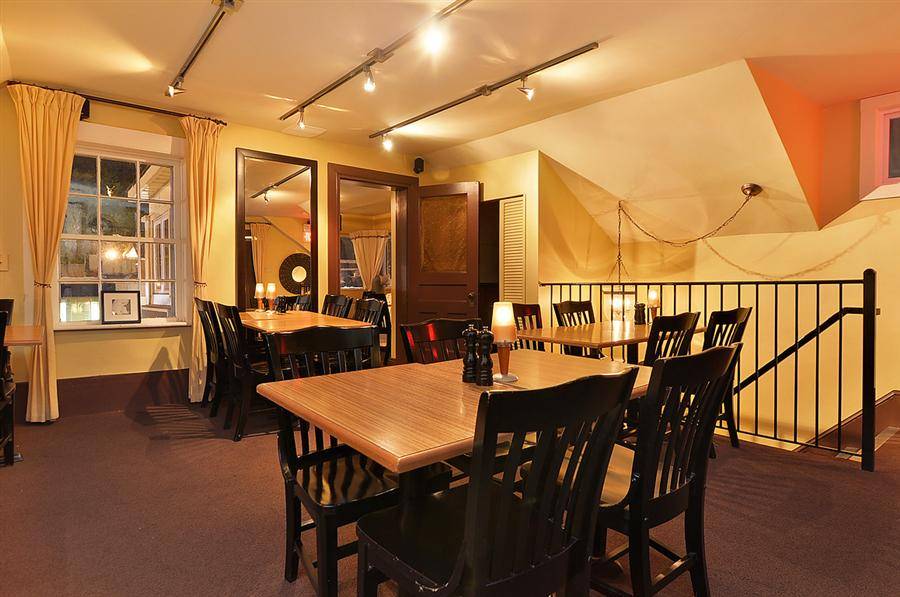 Black Dog Bistro | restaurant | 5540 Manotick Main St, Manotick, ON K4M 1A6, Canada | 6136923779 OR +1 613-692-3779