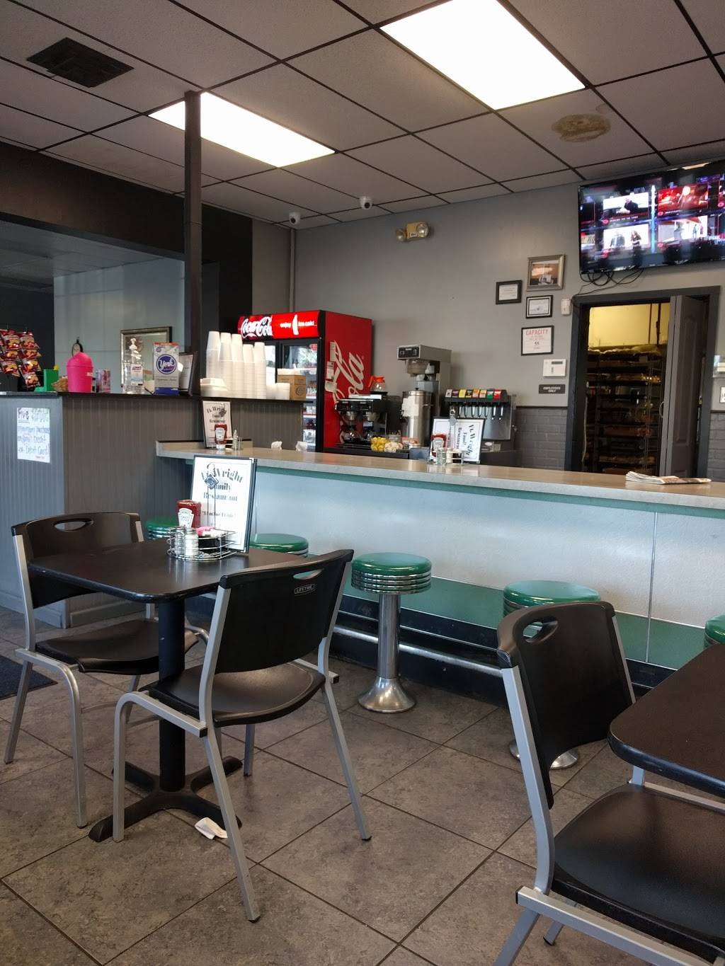 Fort Wright Family Restaurant | restaurant | 1860 Ashwood Cir, Fort Wright, KY 41011, USA | 8593318359 OR +1 859-331-8359