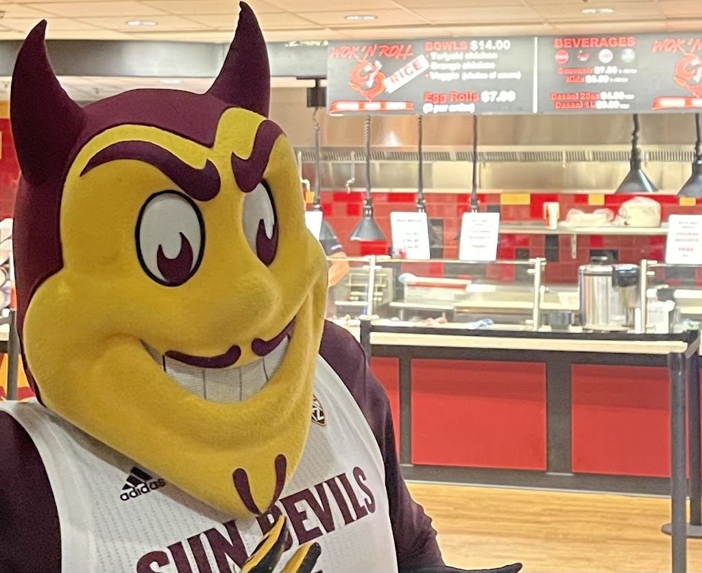 Wok N Roll To-Go Scottsdale-Shea Inside Kitchen United Mix | restaurant | 7127 E Shea Blvd, Scottsdale, AZ 85254, USA | 4808820917 OR +1 480-882-0917