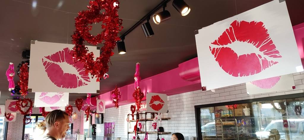 Donut Bar | restaurant | 1380 Garnet Ave, San Diego, CA 92109, USA | 8589002012 OR +1 858-900-2012