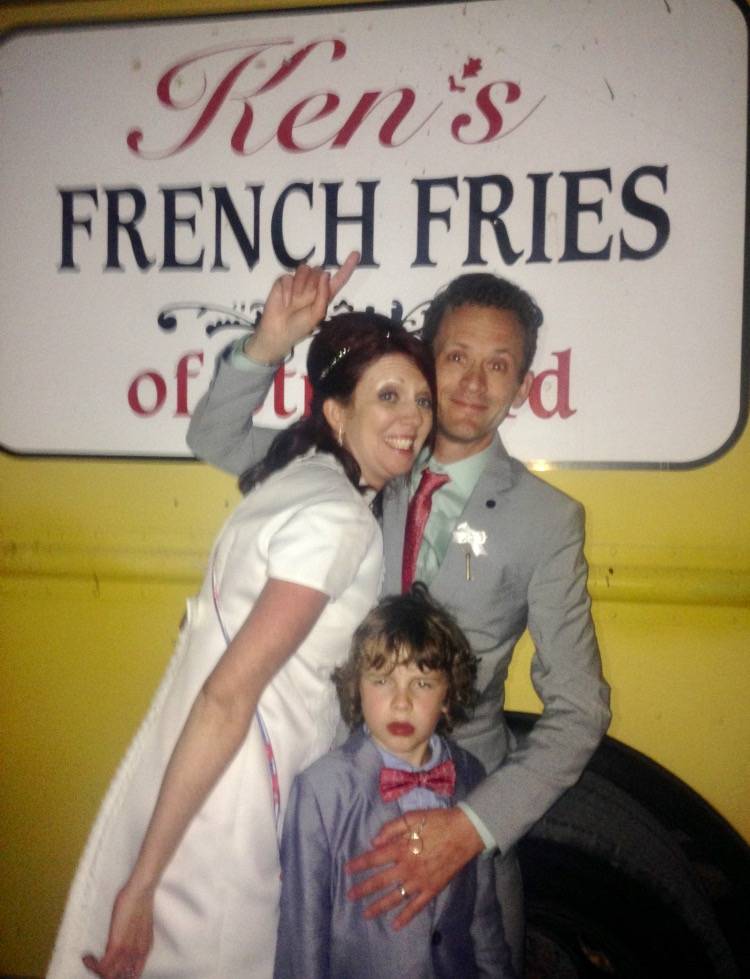 Kens French Fries of Stratford | restaurant | 1093 Ontario St #100, Stratford, ON N5A 6W6, Canada | 5195729658 OR +1 519-572-9658