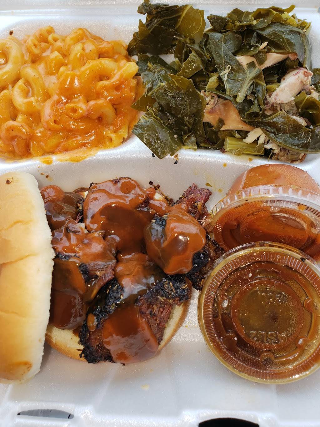 Red Door BBQ | restaurant | 177 S Cypress Ave, Columbus, OH 43223, USA | 6145577469 OR +1 614-557-7469