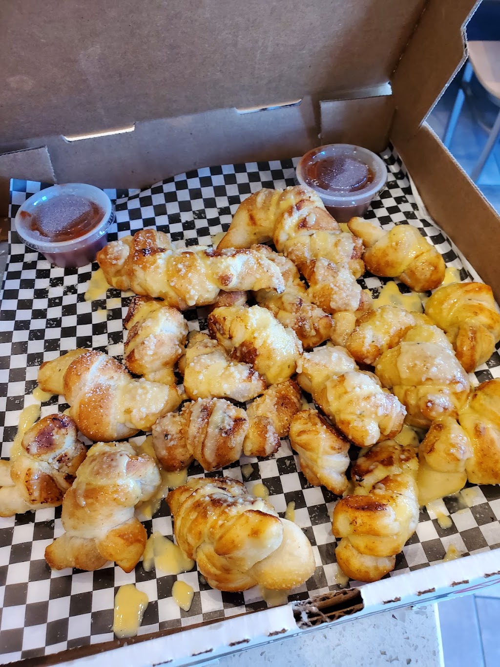 SLIDDERS PIZZA | restaurant | 9650 Universal Blvd, Orlando, FL 32814, USA | 4079303004 OR +1 407-930-3004