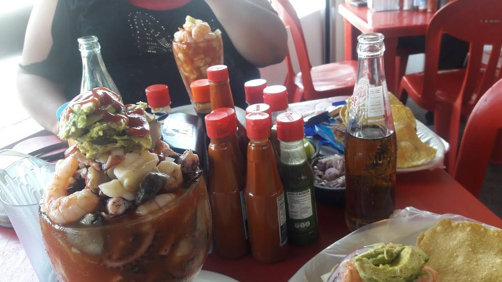 Mariscos Titos | restaurant | Calle Nectarina 25011, El Florido 1ra y 2da Secc, 22245 Tijuana, B.C., Mexico | 016644494933 OR +52 664 449 4933
