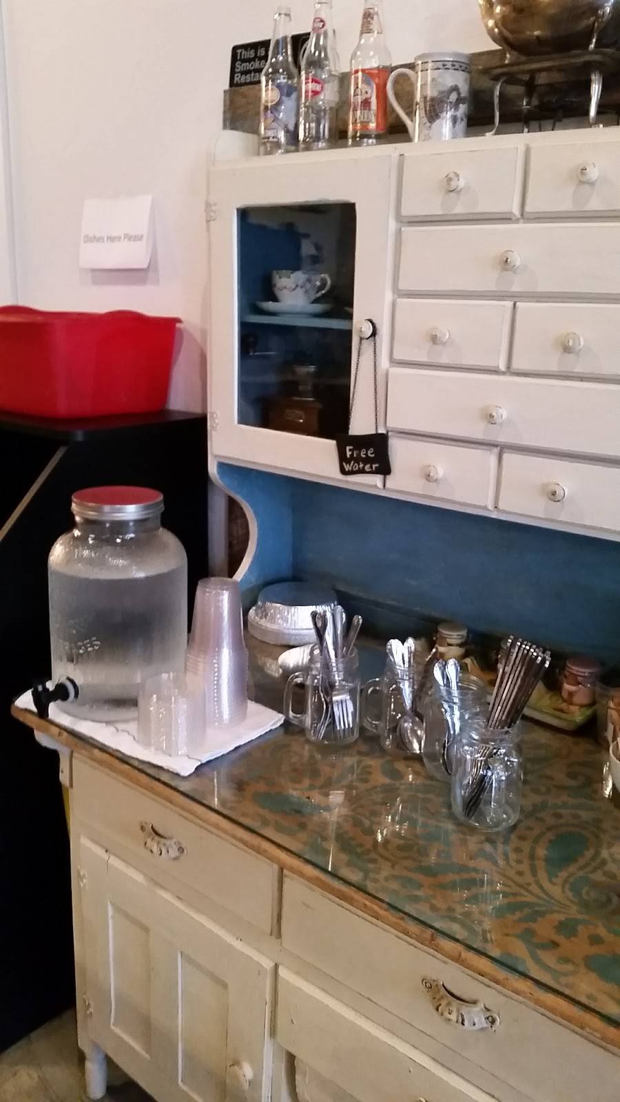 Schoonis Italian American | restaurant | 209 N Main Ave, Lake Placid, FL 33852, USA | 8634655060 OR +1 863-465-5060