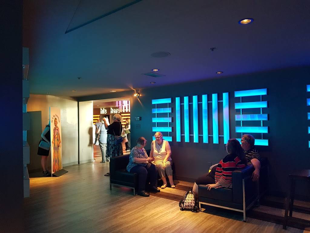 New Theatre & Restaurant | restaurant | 9229 Foster St, Overland Park, KS 66212, USA | 9136497469 OR +1 913-649-7469