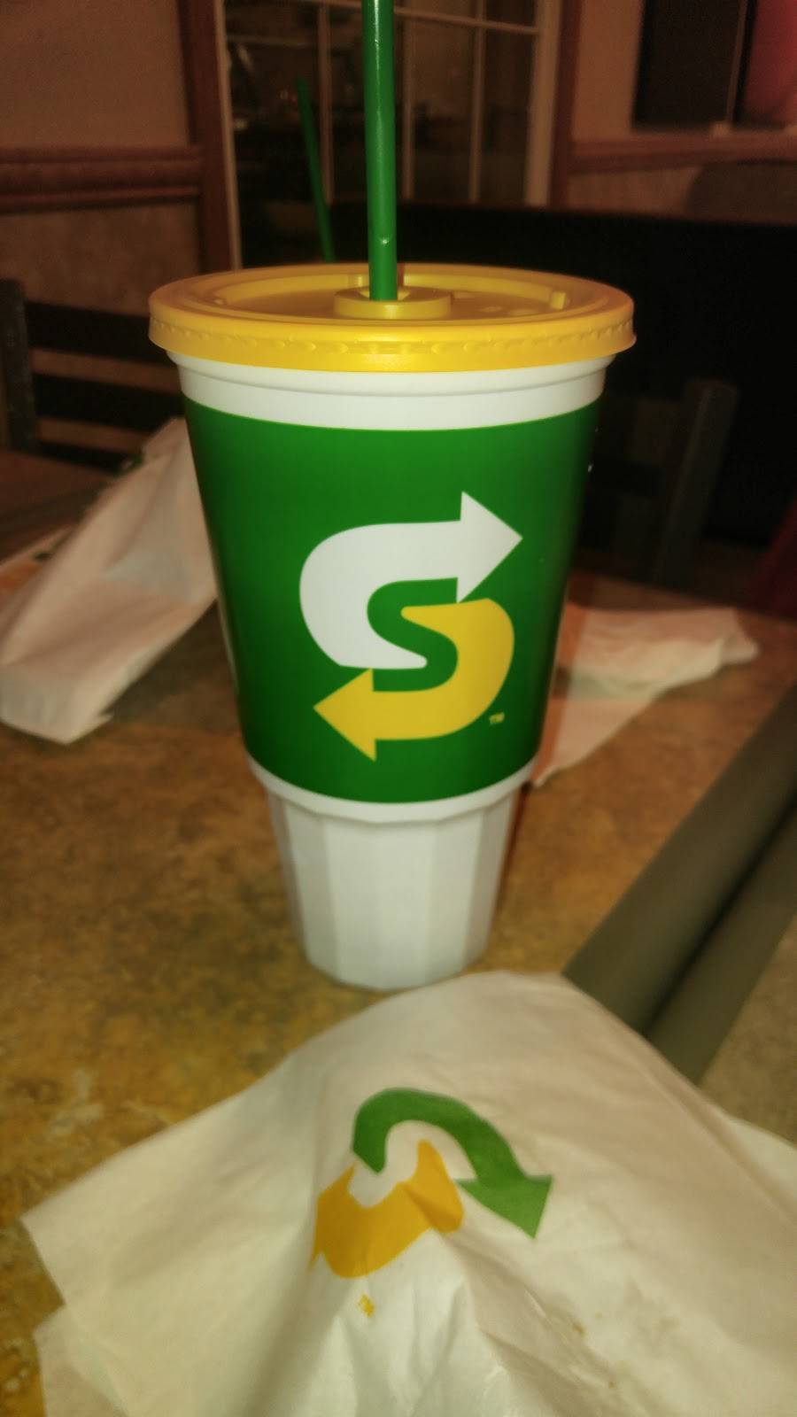 Subway | restaurant | 1085 N Main St, Dayville, CT 06241, USA | 8607791001 OR +1 860-779-1001