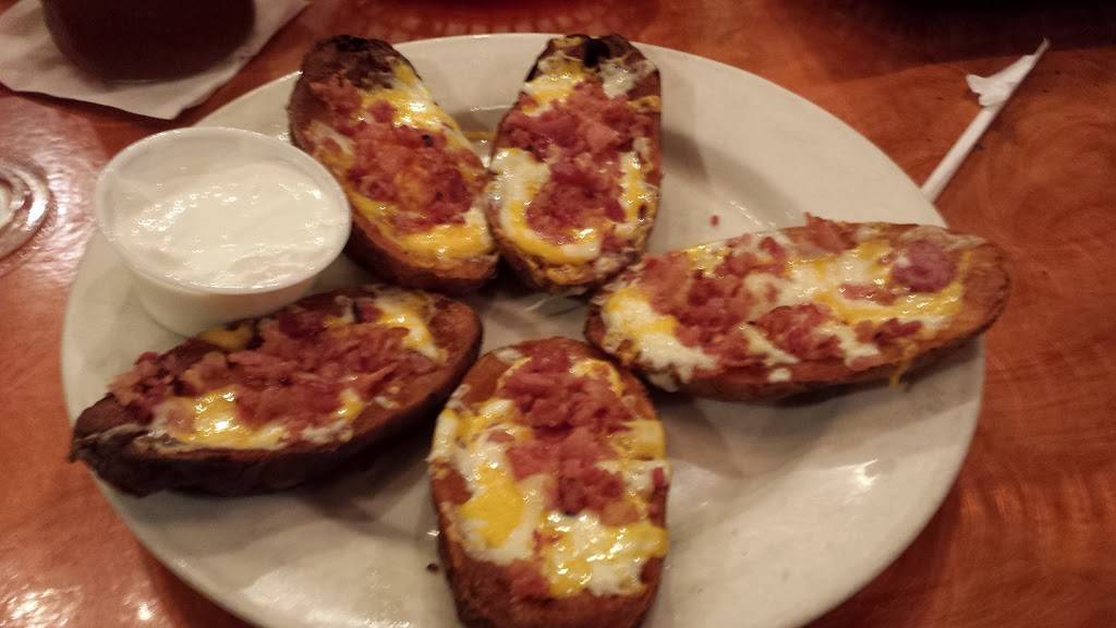 Levis Food & Spirits | restaurant | 5800 Brockway Rd, Saginaw, MI 48638, USA | 9897936670 OR +1 989-793-6670