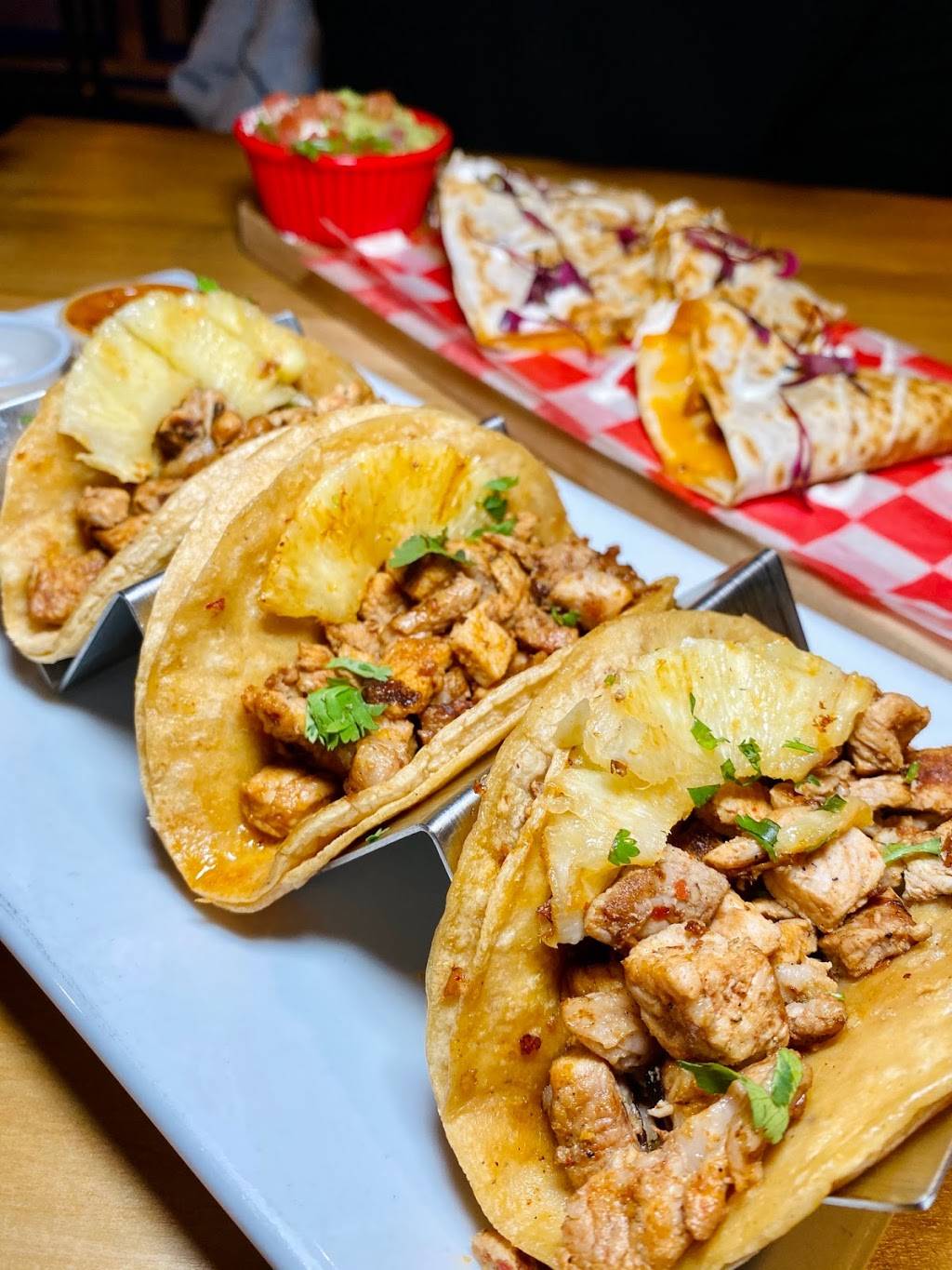 Lolas Tequila Haus | restaurant | 335 Paterson Plank Rd, Carlstadt, NJ 07072, USA | 2014600100 OR +1 201-460-0100