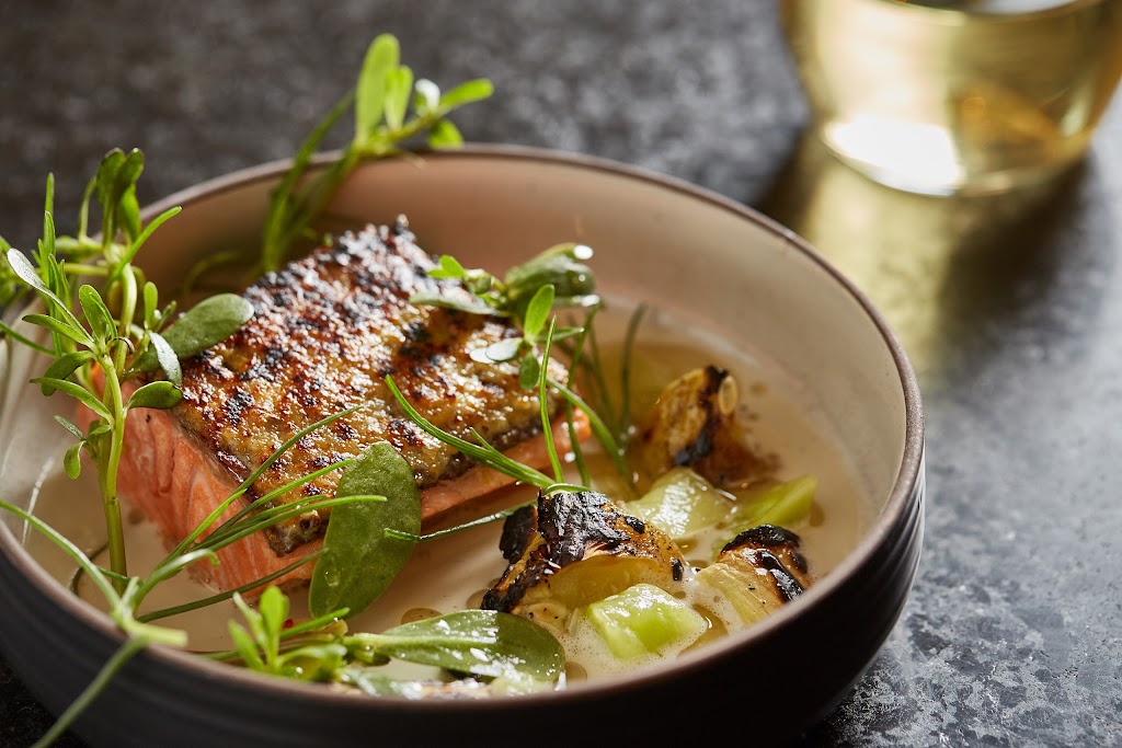 The Loyalist | restaurant | 177 N Ada St #001, Chicago, IL 60607, USA | 7739133774 OR +1 773-913-3774