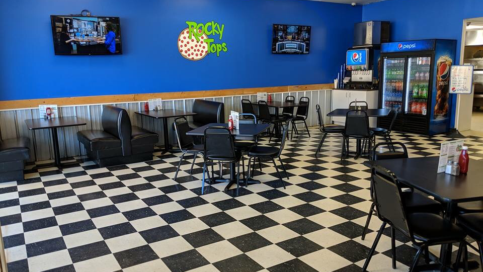 Rocky Tops Pizza- Wayne | restaurant | 360 Mcginnis Dr, Wayne, WV 25570, USA | 3042729988 OR +1 304-272-9988