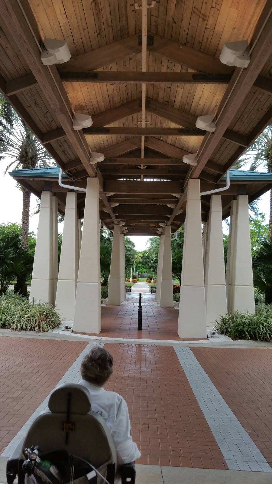 Palm Grill | restaurant | 14441 Woodsong Ln, Fort Myers, FL 33908, USA | 2394542059 OR +1 239-454-2059