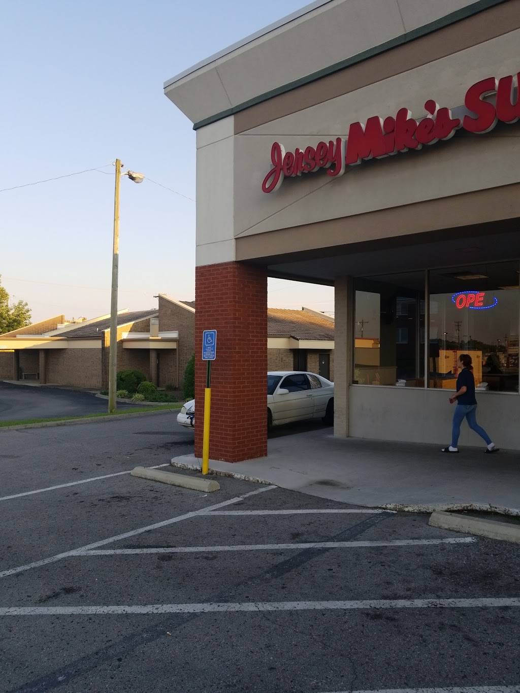 Jersey Mikes Subs | meal takeaway | 1706 Gallatin Pike N Suite 8A, Madison, TN 37115, USA | 6158682246 OR +1 615-868-2246