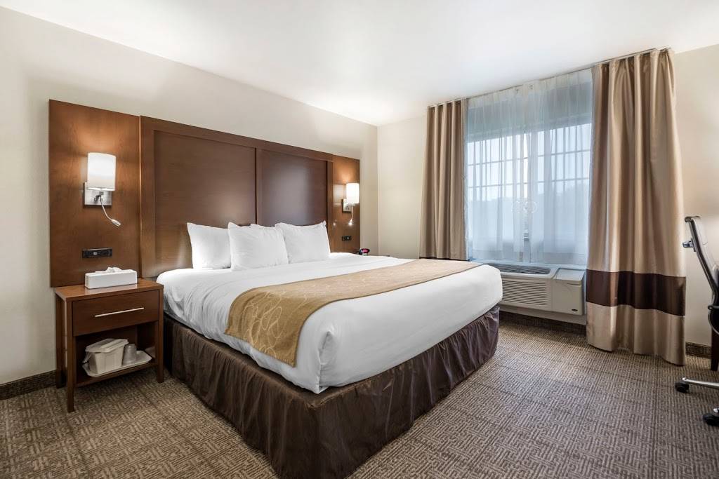 Par4 Resort | restaurant | 201 Foxfire Dr, Waupaca, WI 54981, USA | 7152569000 OR +1 715-256-9000