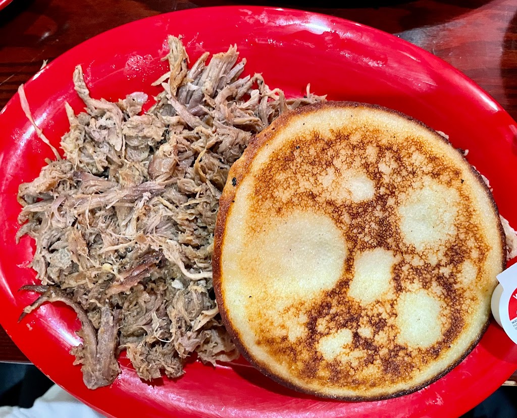 Bucky Bees BBQ of Glasgow | restaurant | 205 N L Rogers Wells Blvd, Glasgow, KY 42141, USA | 2706296707 OR +1 270-629-6707