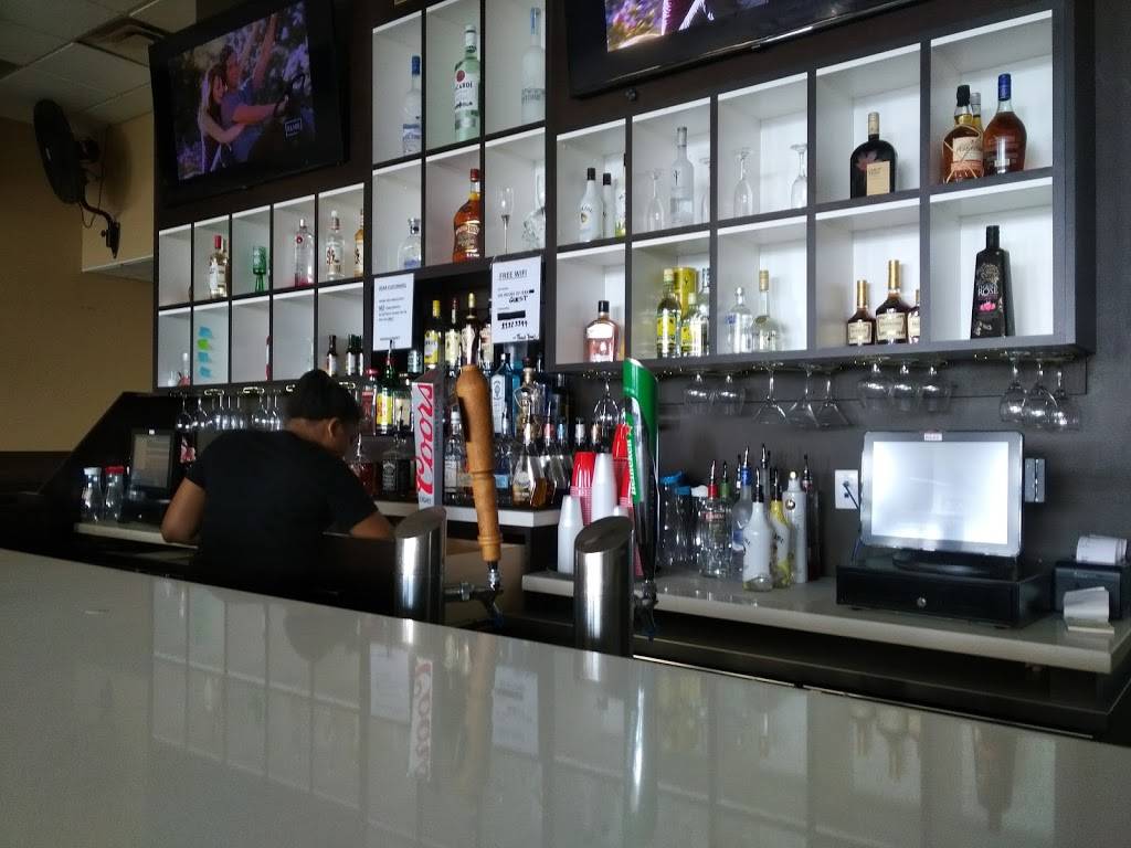 Da House Of Jerk | restaurant | 680 Rexdale Blvd, Etobicoke, ON M9W 0B5, Canada | 4166790755 OR +1 416-679-0755