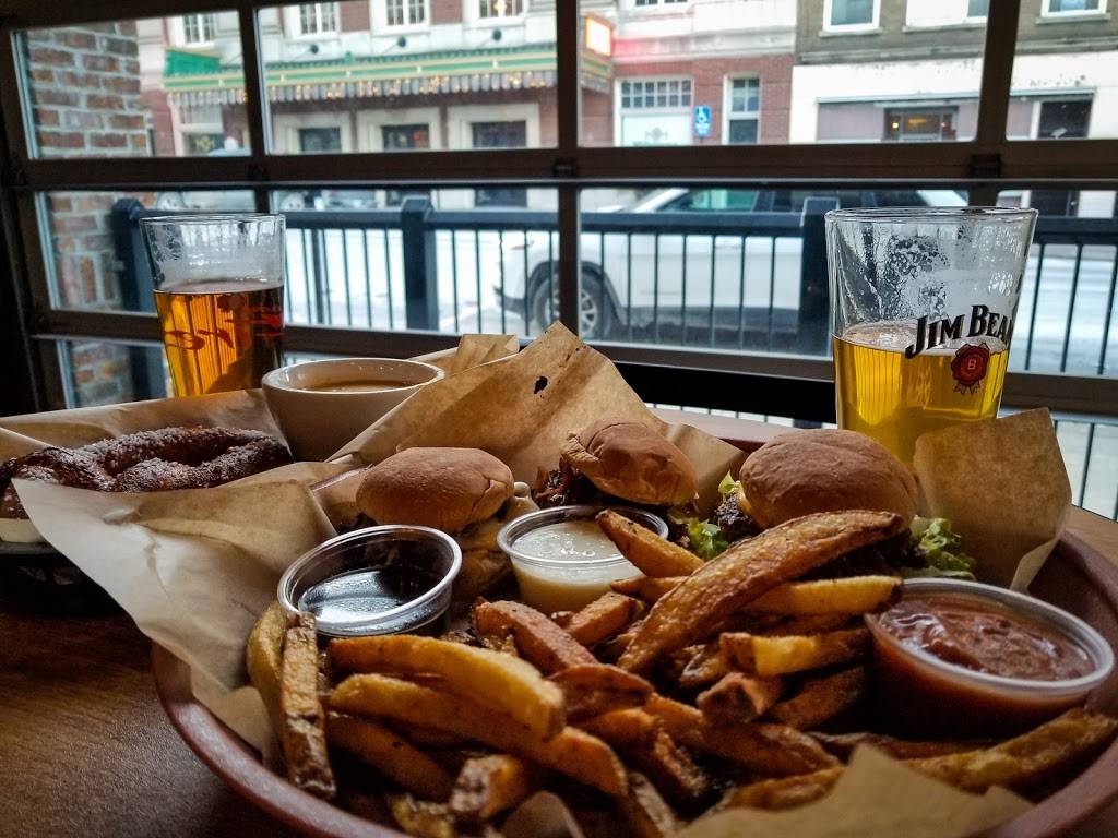 Almost Heaven Bar & Grill | restaurant | 374 High St, Morgantown, WV 26505, USA | 3049437377 OR +1 304-943-7377