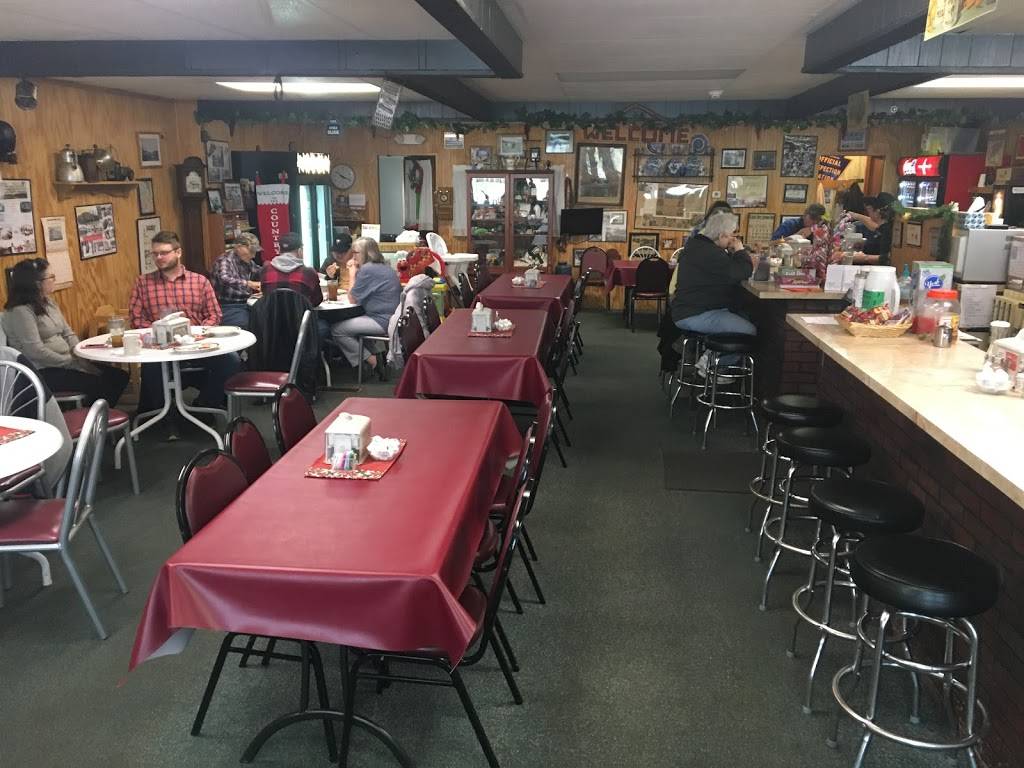 Country Cafe & Video | restaurant | 2082 PA-130, Pleasant Unity, PA 15676, USA | 7244238039 OR +1 724-423-8039