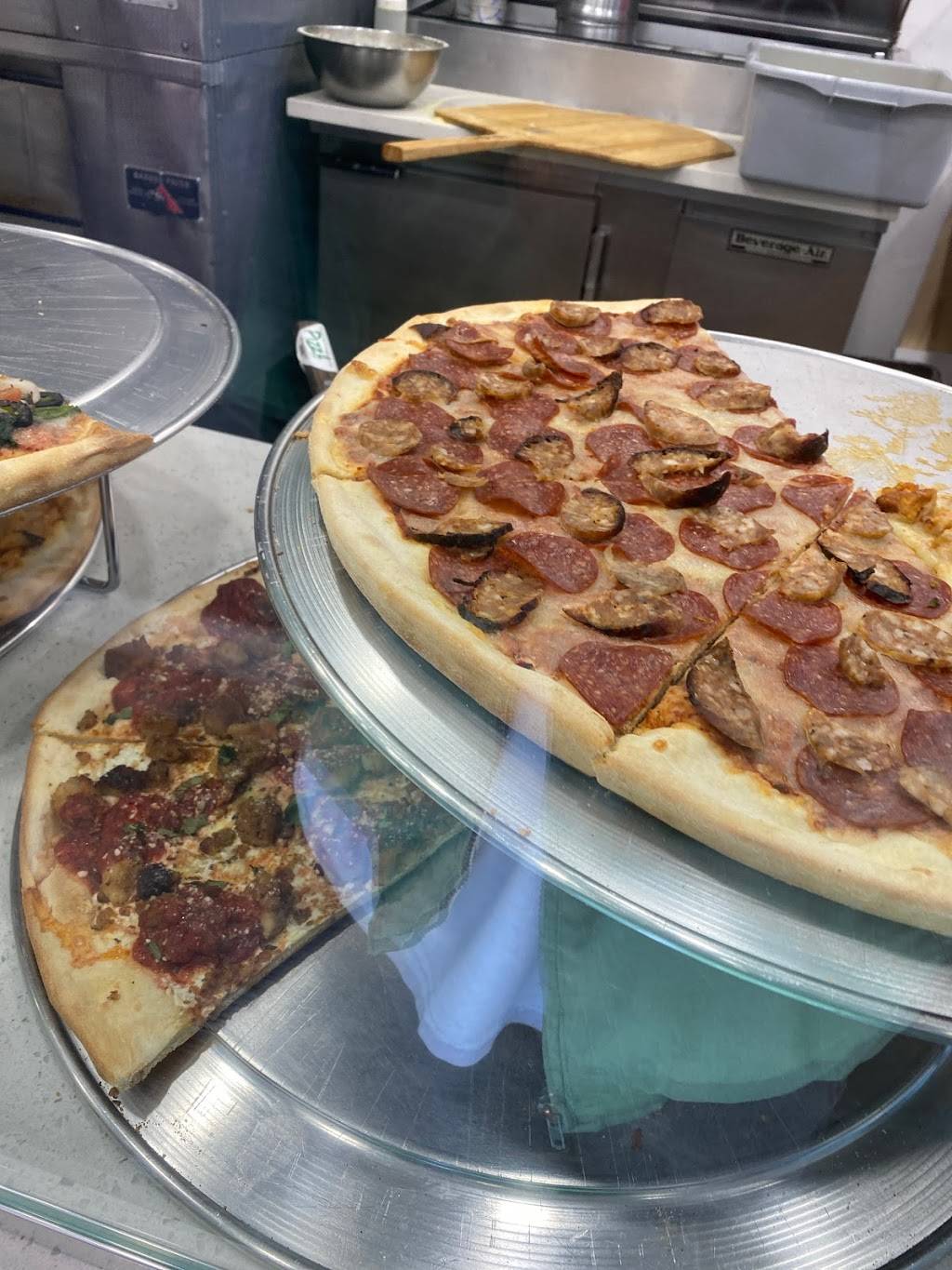 Nonnaz Pizza & Italian Restaurant | restaurant | 49-14 30th Ave, Queens, NY 11377, USA | 7188061165 OR +1 718-806-1165