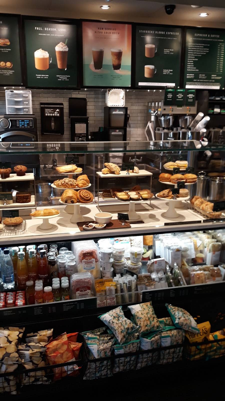 Starbucks | cafe | 15 Winners Circle #1, Topsham, ME 04086, USA | 2077254392 OR +1 207-725-4392