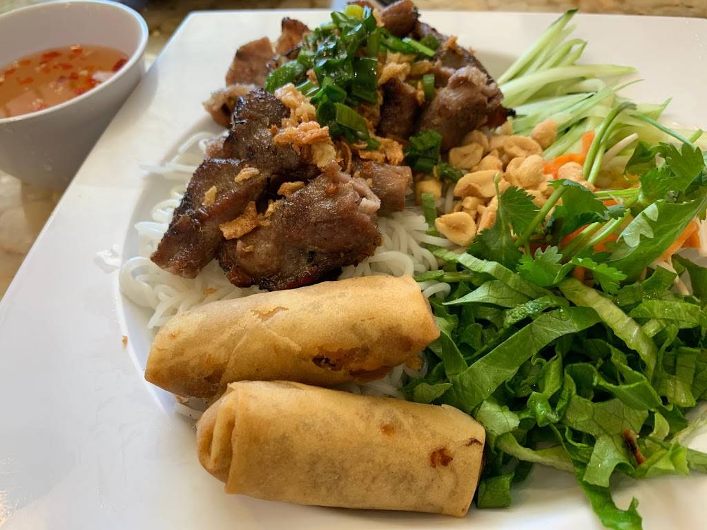 Pho Binh 59 South | restaurant | 8336 Southwest Fwy, Houston, TX 77074, USA | 7137771770 OR +1 713-777-1770