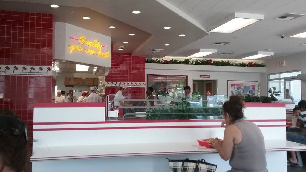 In-N-Out Burger | restaurant | 5298 TX-121, The Colony, TX 75056, USA | 8007861000 OR +1 800-786-1000