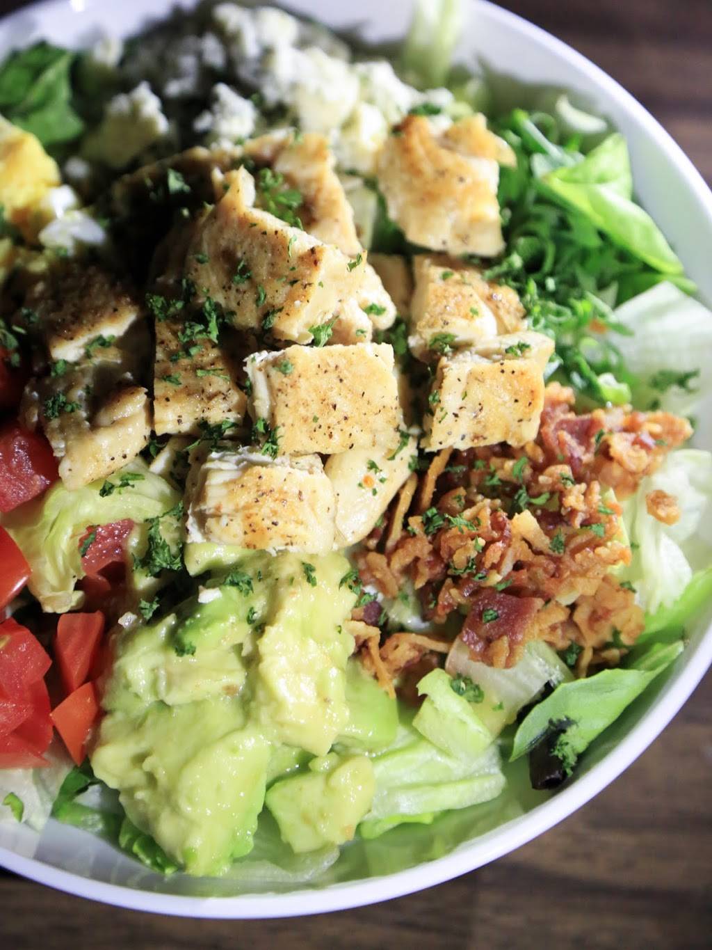 Big Lug Country Pub | restaurant | 250 W Reformatory Rd, Pendleton, IN 46064, USA | 7652219954 OR +1 765-221-9954