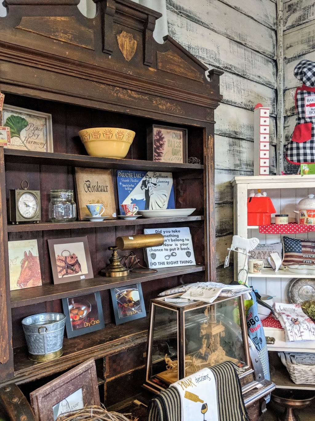 Unusual Junction | restaurant | 56310, West Lafayette, OH 43845, USA | 7405459772 OR +1 740-545-9772