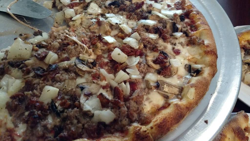 Pinos Pizzeria & Italian Kitchen | restaurant | 24600 S Tamiami Trail #100, Bonita Springs, FL 34134, USA | 2396765332 OR +1 239-676-5332