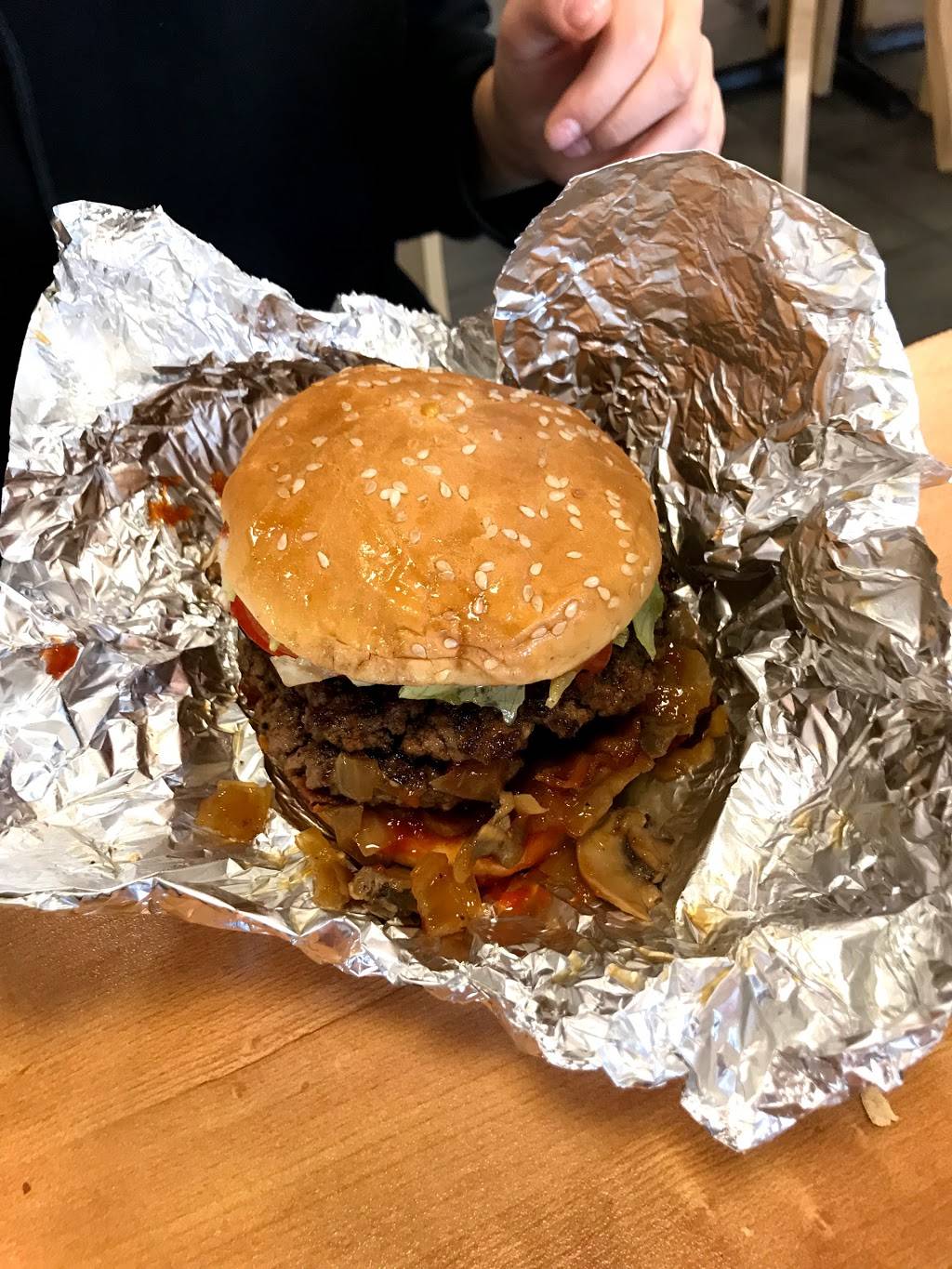 Five Guys | meal takeaway | 2341 Jericho Turnpike, Garden City Park, NY 11040, USA | 5163079014 OR +1 516-307-9014