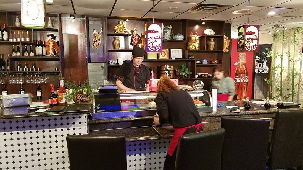 Chopsticks Sushi Bar & Asian Cuisine | restaurant | 1650 IN-44 #44, Shelbyville, IN 46176, USA | 3174210388 OR +1 317-421-0388