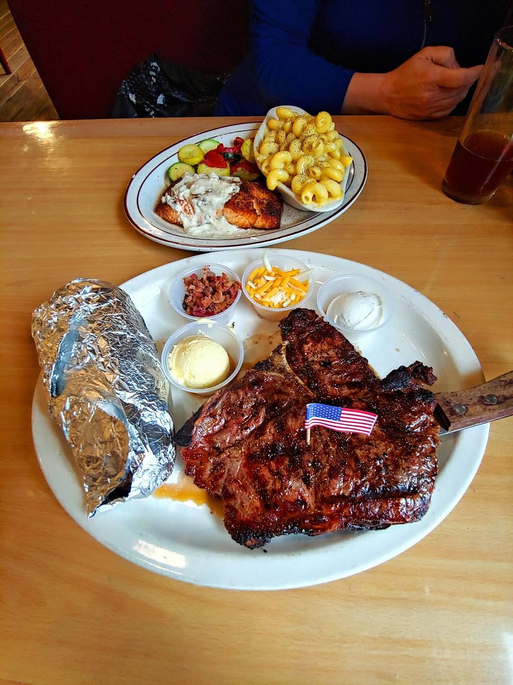 Marshall Steakhouse | restaurant | 2379 Hwy. 178 West, Holly Springs, MS 38635, USA | 6622522424 OR +1 662-252-2424