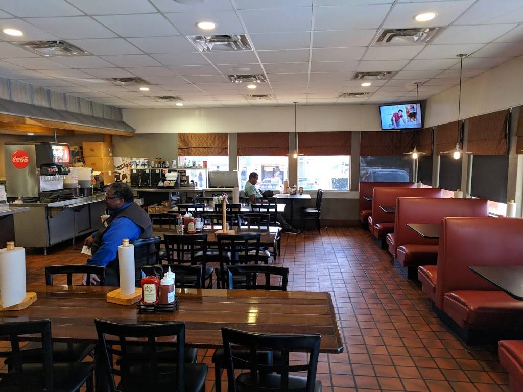 Donns Barbeque & Catering | restaurant | 5568, 2617 S IH 35 Frontage Rd, Austin, TX 78741, USA | 5123826720 OR +1 512-382-6720