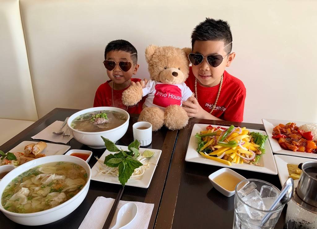 Pho House | restaurant | 5230 Dundas St W, Etobicoke, ON M9B 1A8, Canada | 4168505935 OR +1 416-850-5935