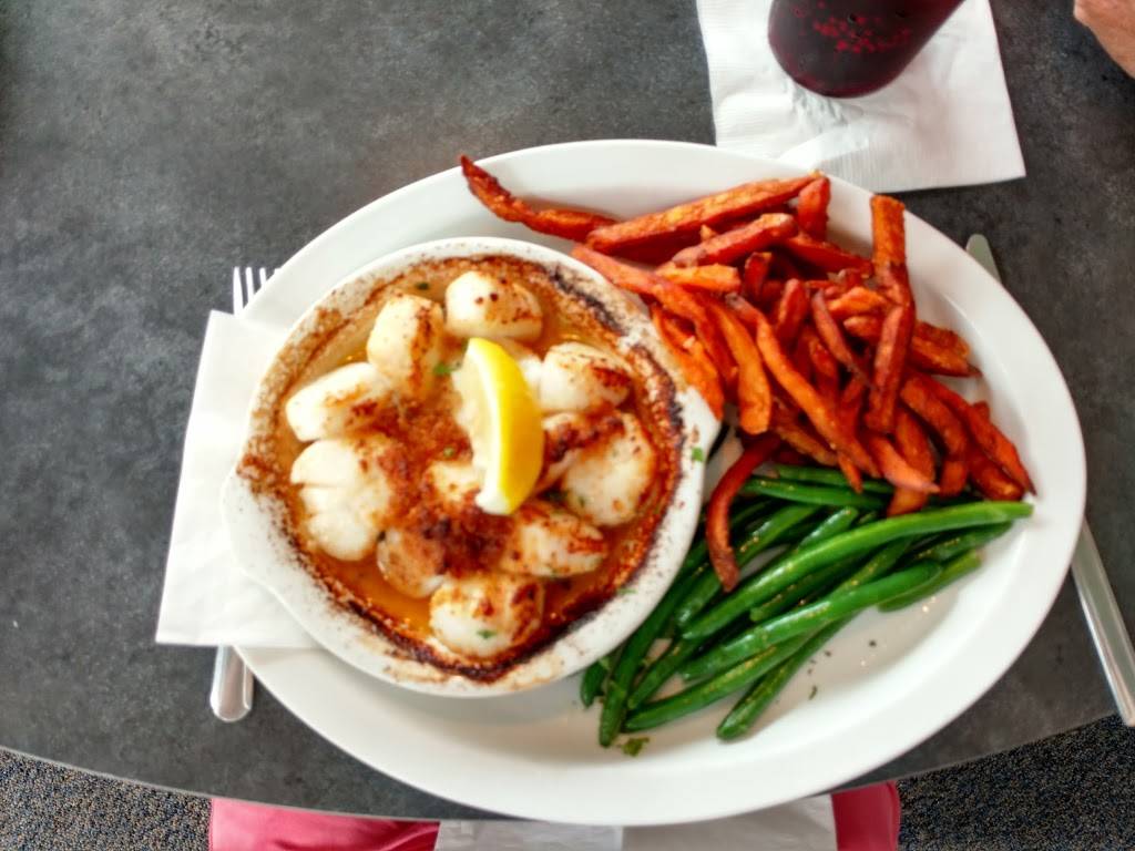 Pilot House Restaurant and Lounge | restaurant | 14 Gallo Rd, Sandwich, MA 02563, USA | 5088888889 OR +1 508-888-8889