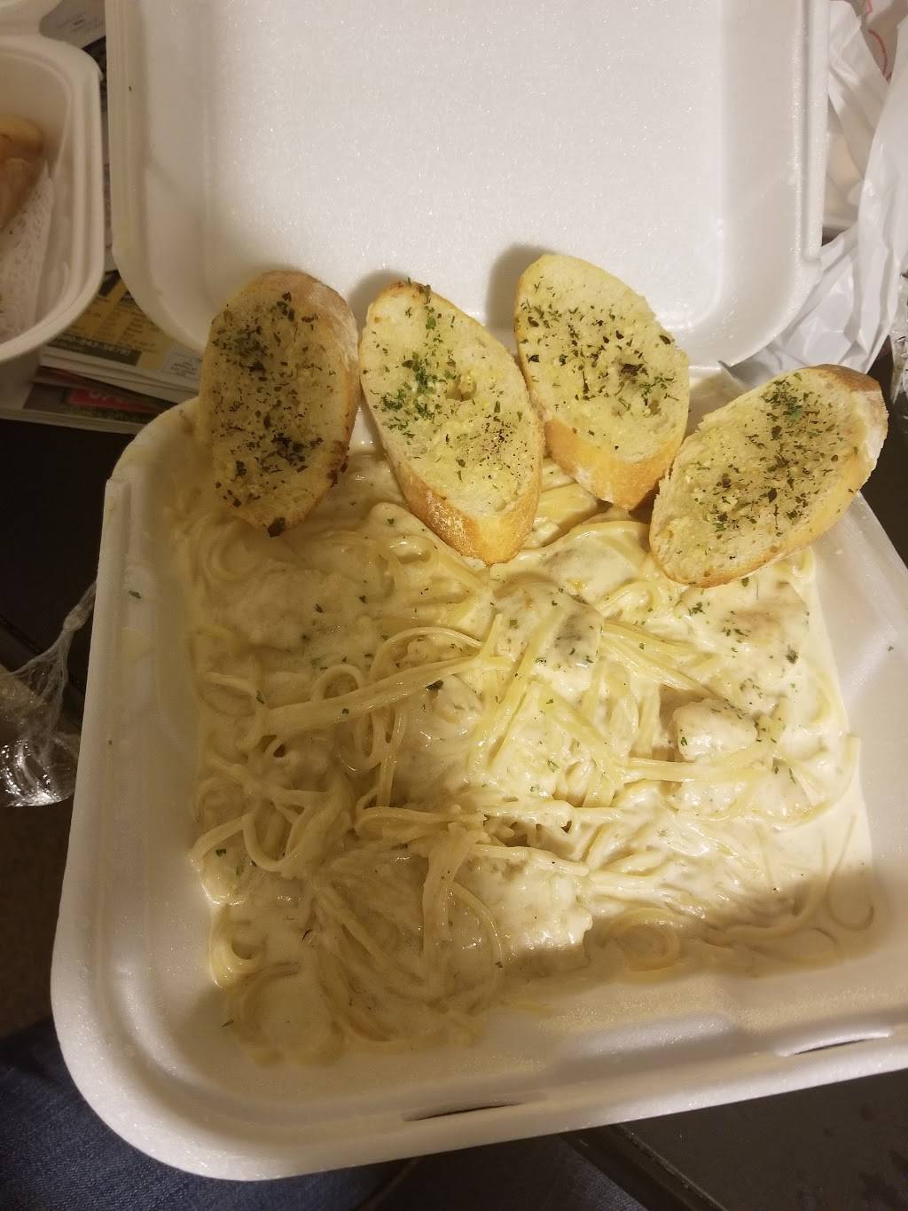 Gios Italian Restaurant | restaurant | 3621 W Waters Ave, Tampa, FL 33614, USA | 8139321922 OR +1 813-932-1922