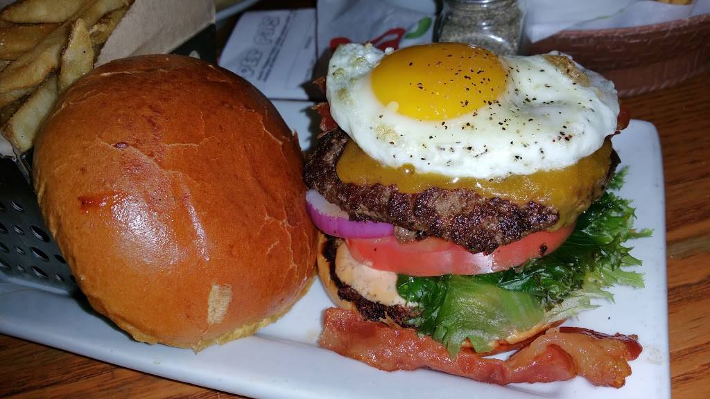 Chilis Grill & Bar | meal takeaway | 8376 La Palma Ave, Buena Park, CA 90620, USA | 7142529050 OR +1 714-252-9050